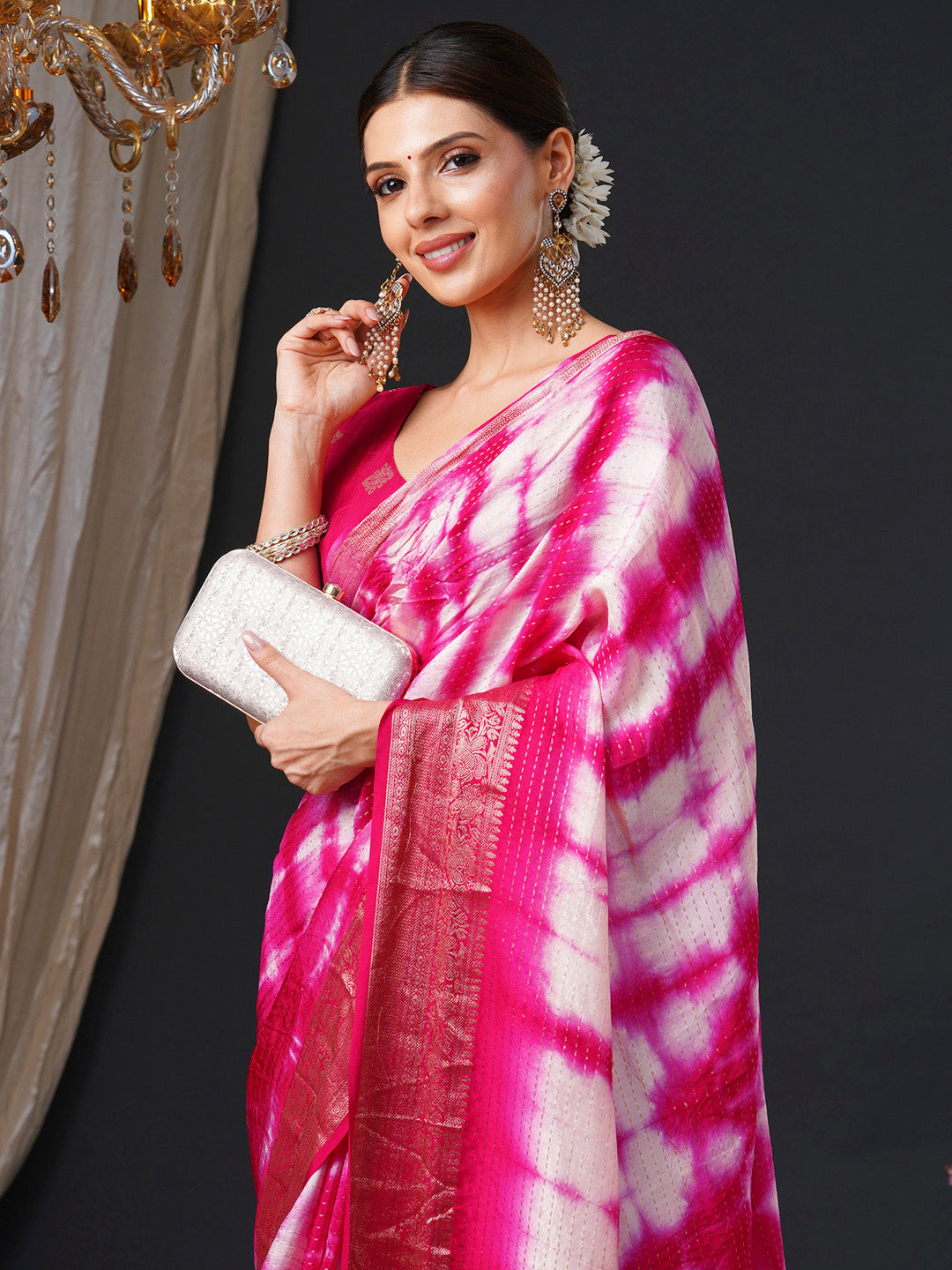 Women's Viscose Pink Woven Design Designer Saree With Blouse Piece