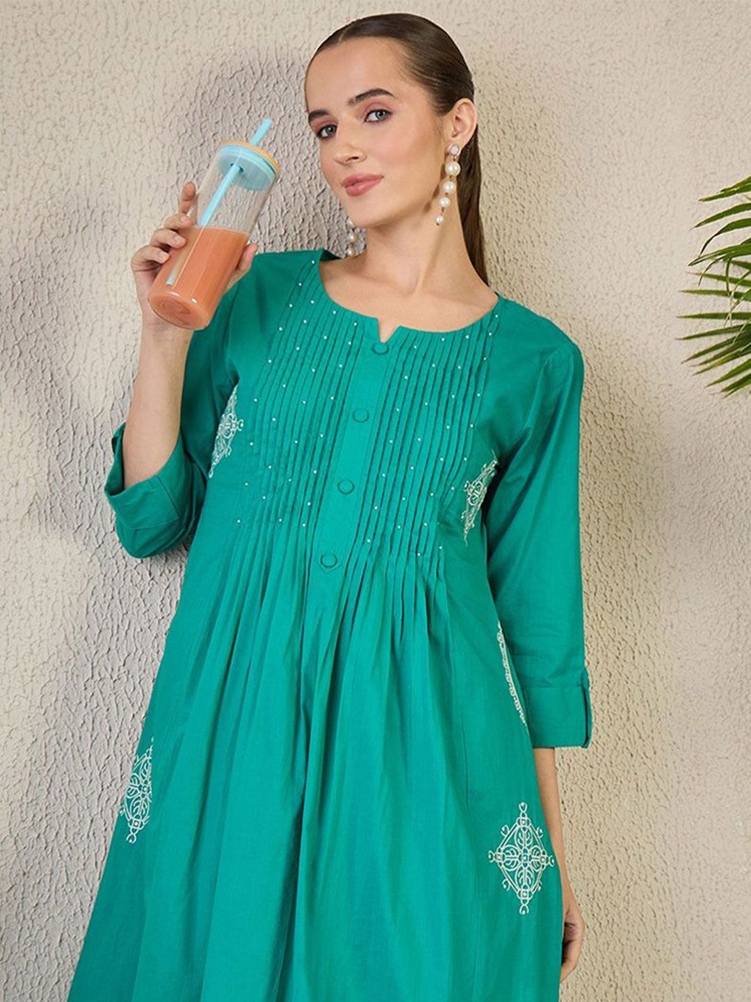 Dhiyona IE Women's Ethnic Motifs Embroidered Thread Work Pure Cotton Kurta with Trousers