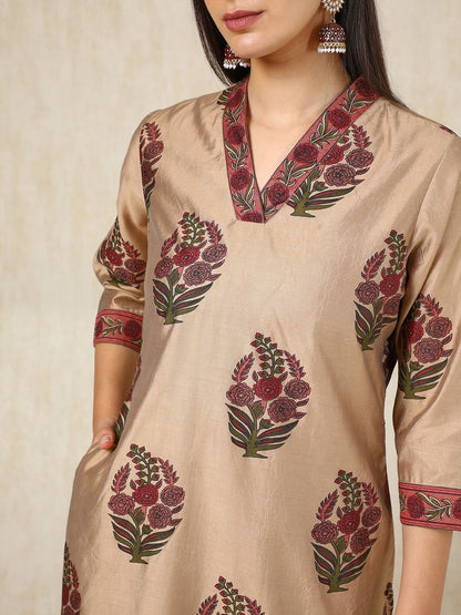 Dhiyona SO Women's Brown Floral Printed V-Neck Regular Kurta With Trousers
