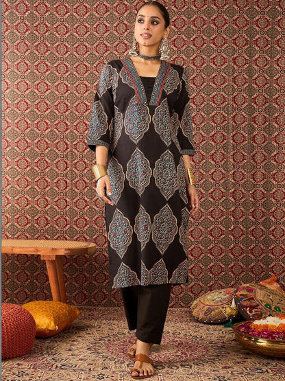 Women Ethnic Motifs Printed Regular Pure Cotton Kurta with Trousers