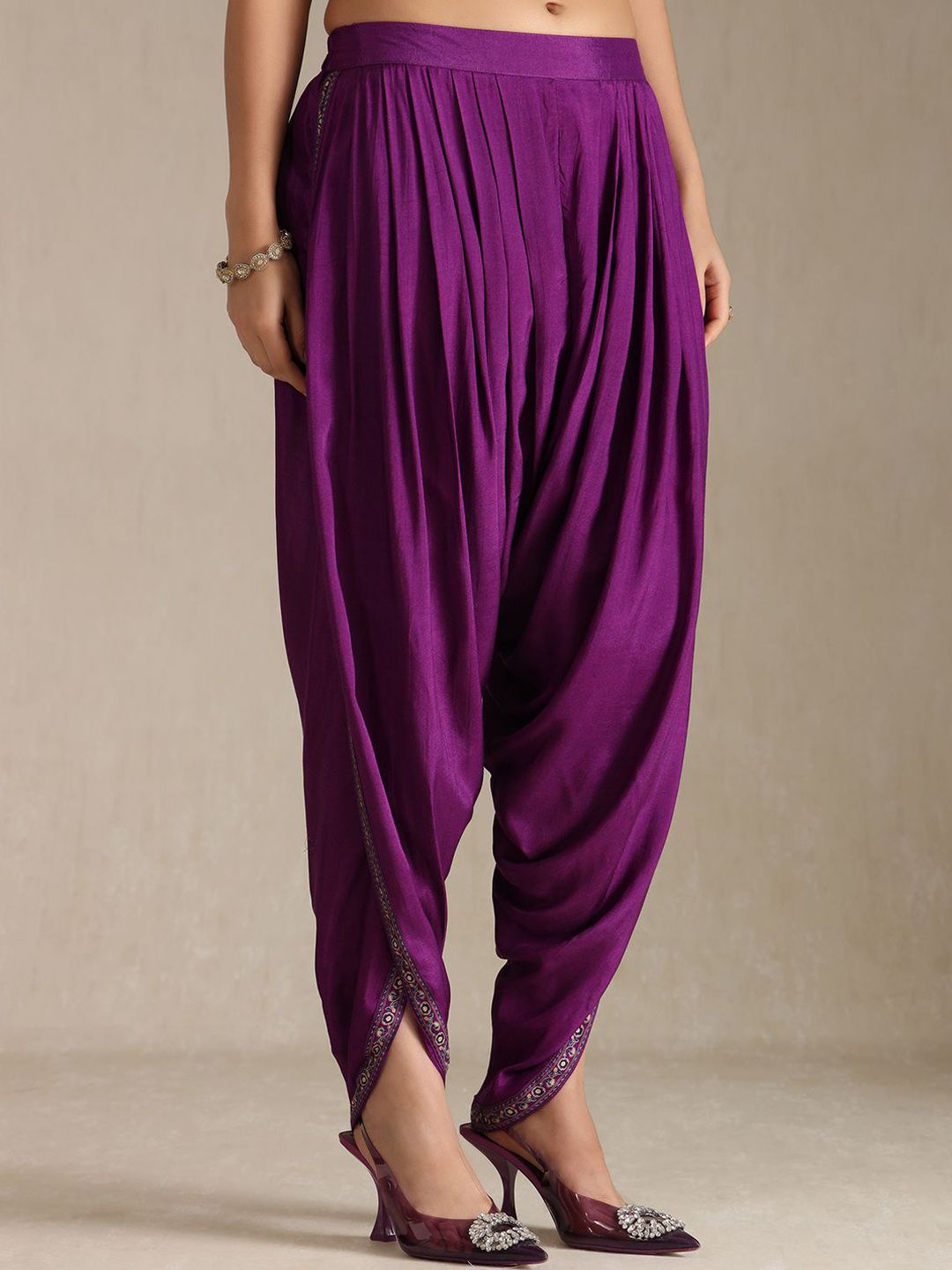 Dhiyona SO Women's Floral Printed Mandarin Collar A-Line Kurta With Tulip Pants