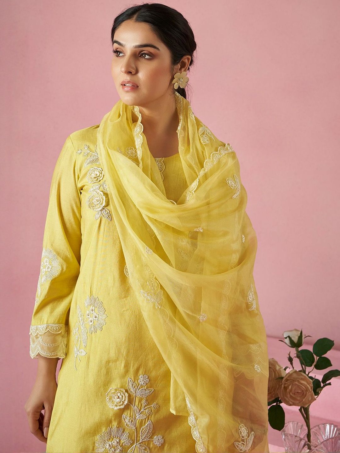 Women Ethnic Motifs Embroidered Regular Thread Work Kurta with Trousers & With Dupatta