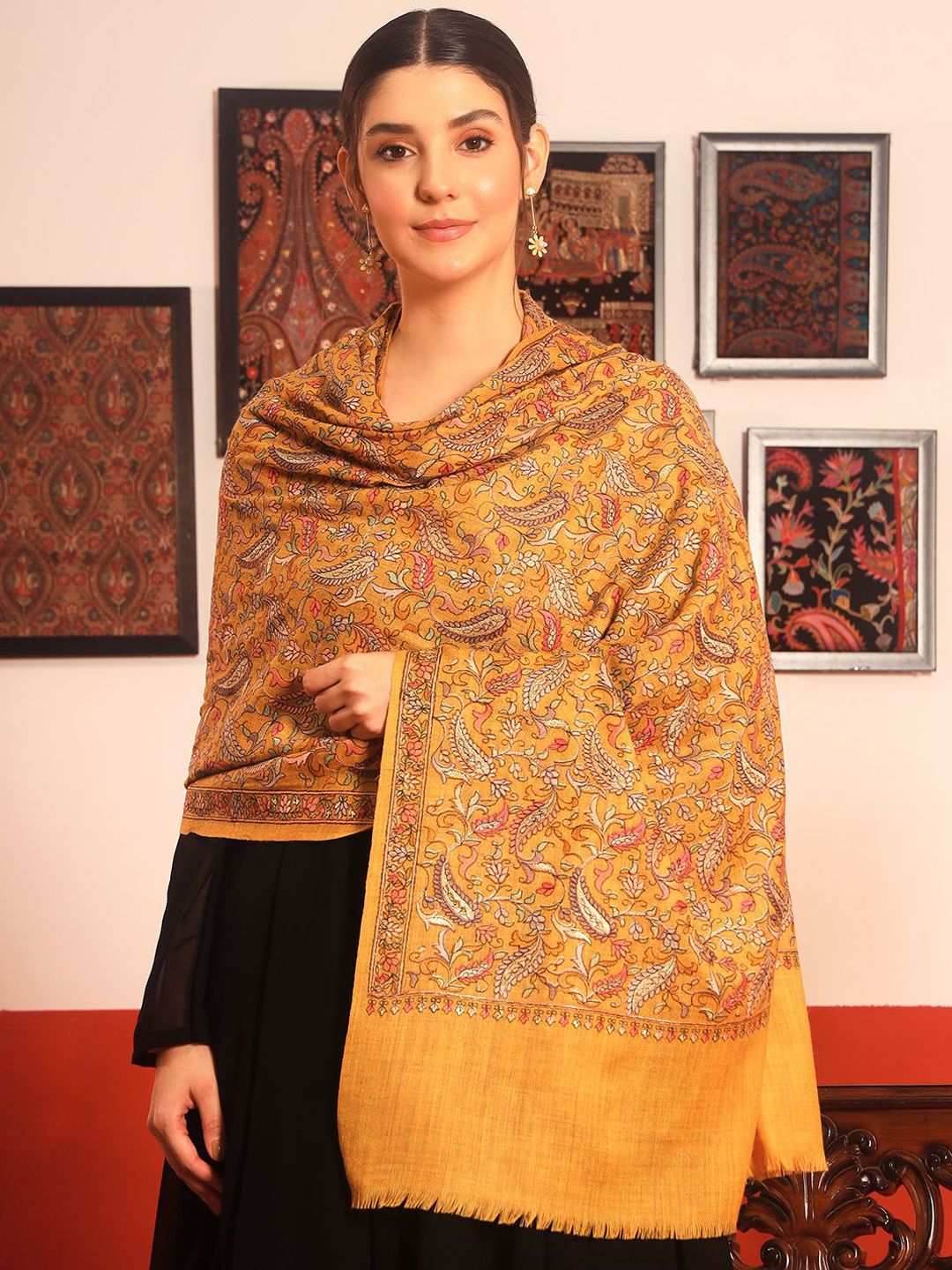 Dhiyona PA Rangrez Paisley Embroidered Woolen Shawl