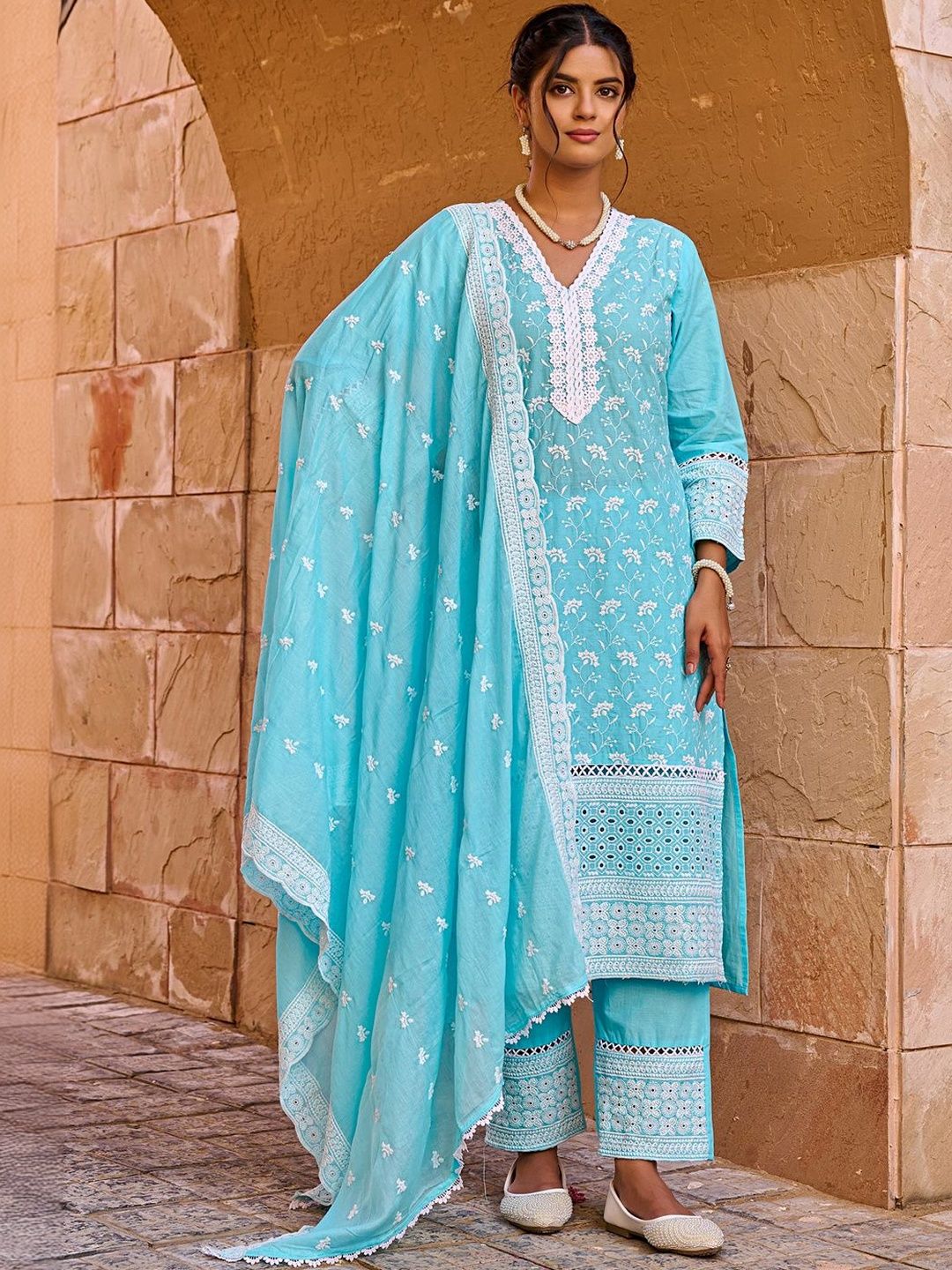 Women Ethnic Motifs Embroidered Regular Thread Work Pure Cotton Kurta with Trousers & With Dupatta