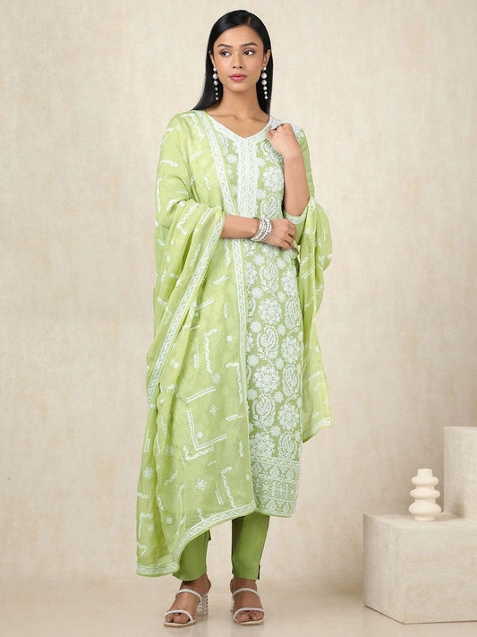 Dhiyona SO Women's Floral Embroidered V-Neck Thread Work Organza Straight Kurta With Trousers & Dupatta