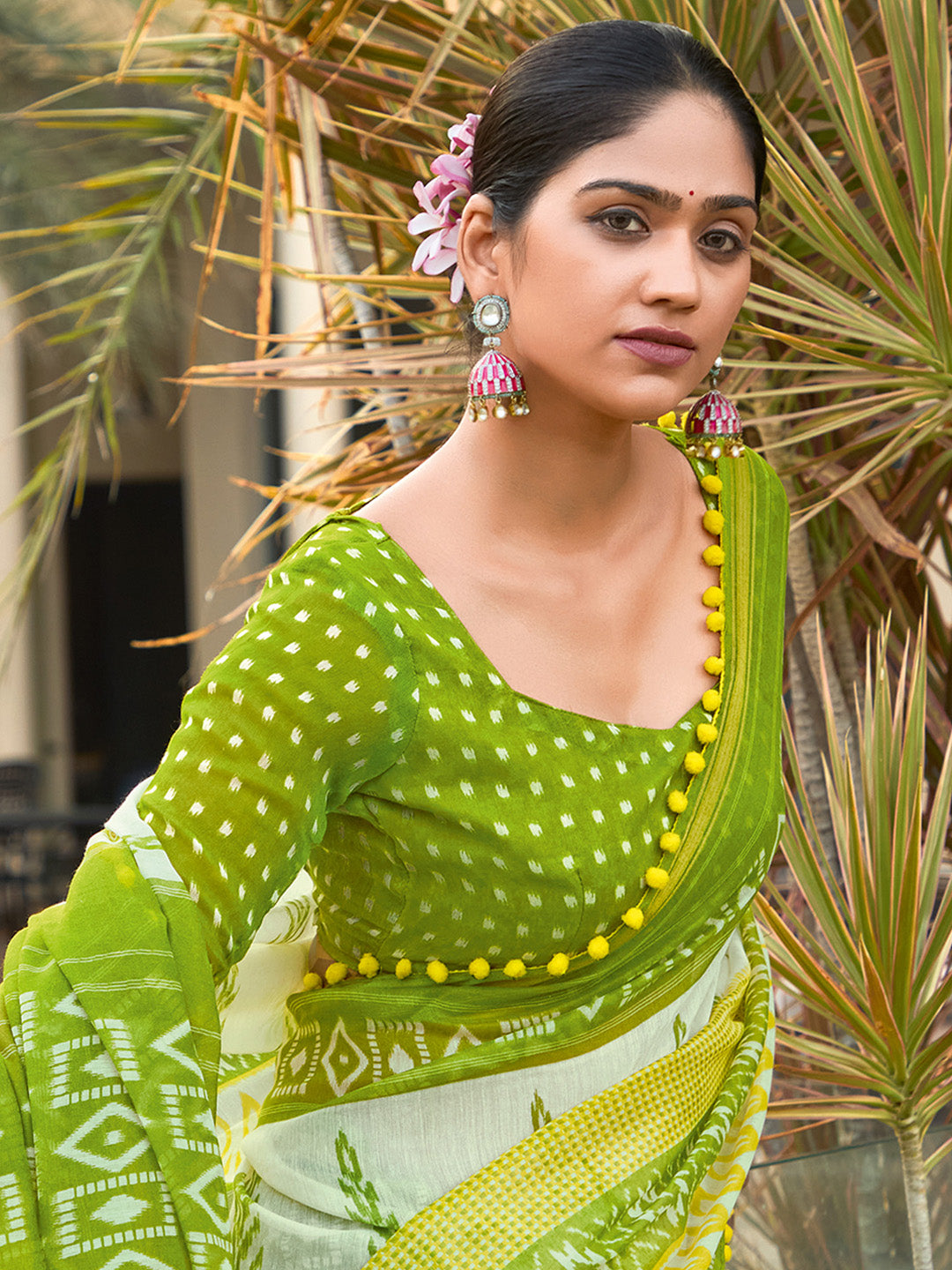 Women's cotton Light Green Embellished Designer Saree With Blouse Piece