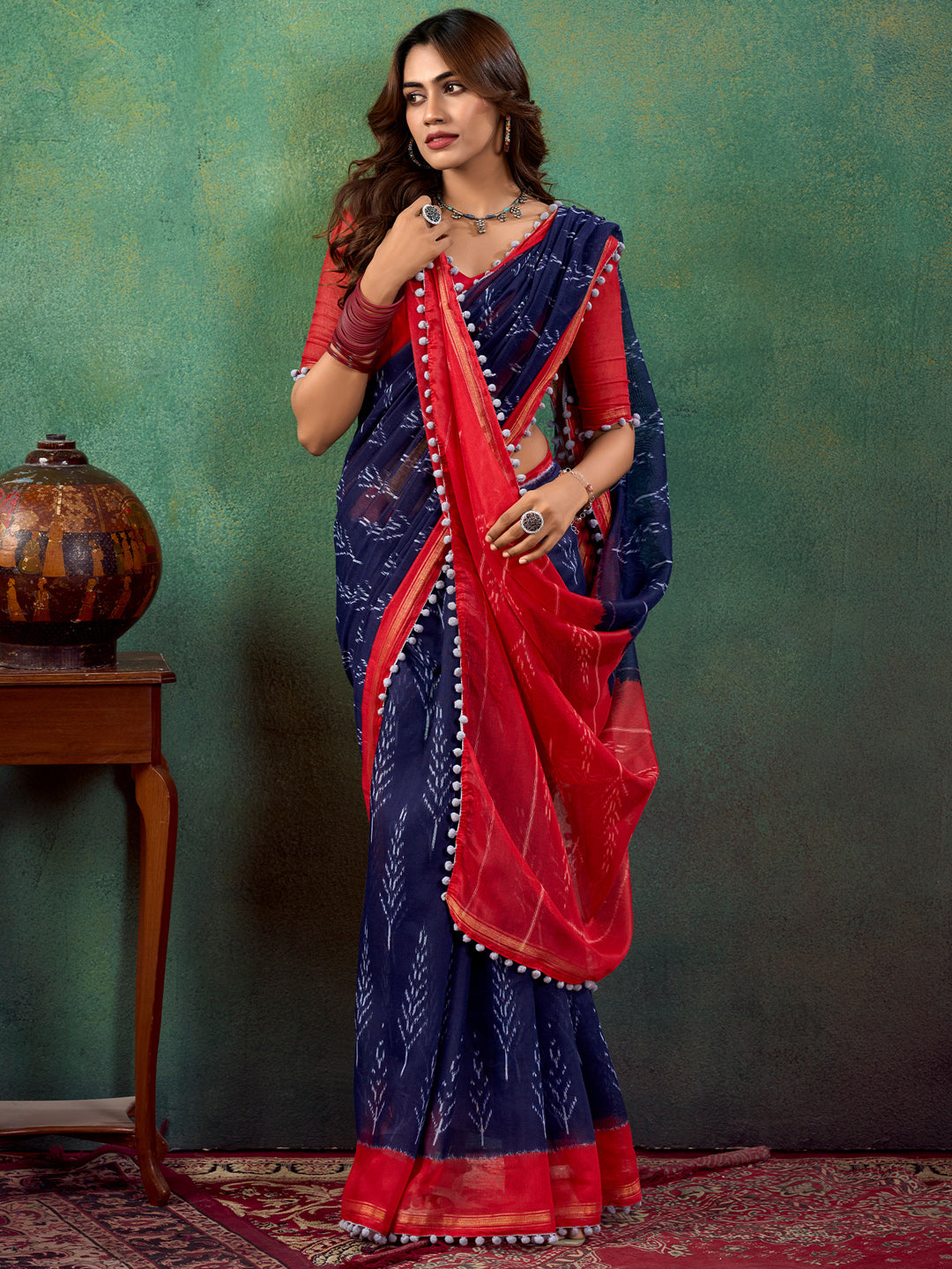 Women's cotton Red Embellished Designer Saree With Blouse Piece