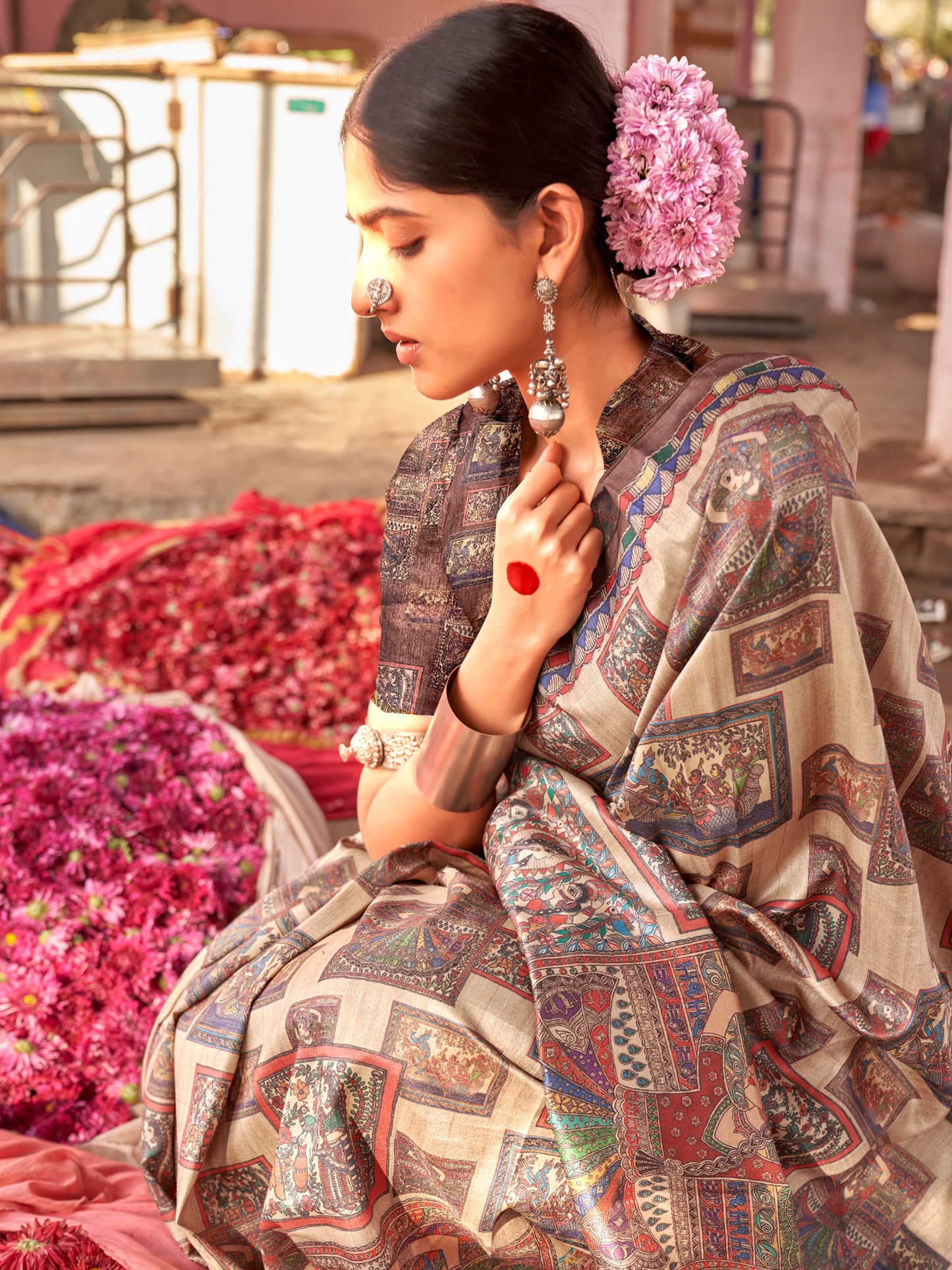 Women's Silk Blend Beige Printed Designer Saree With Blouse Piece