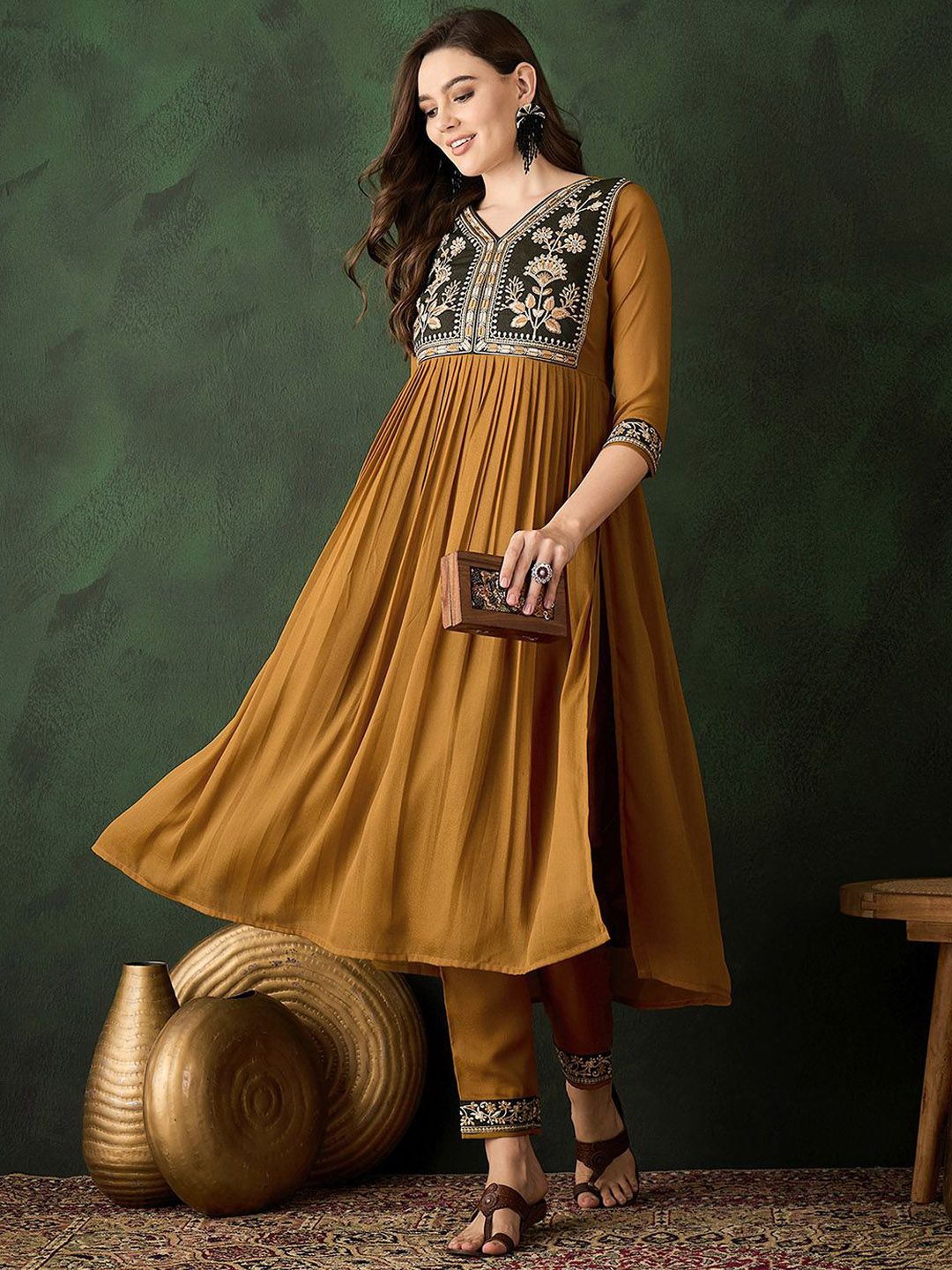 Dhiyona SN Women's Floral Yoke Design Zari Work V-Neck Georgette Straight Kurta With Trouser