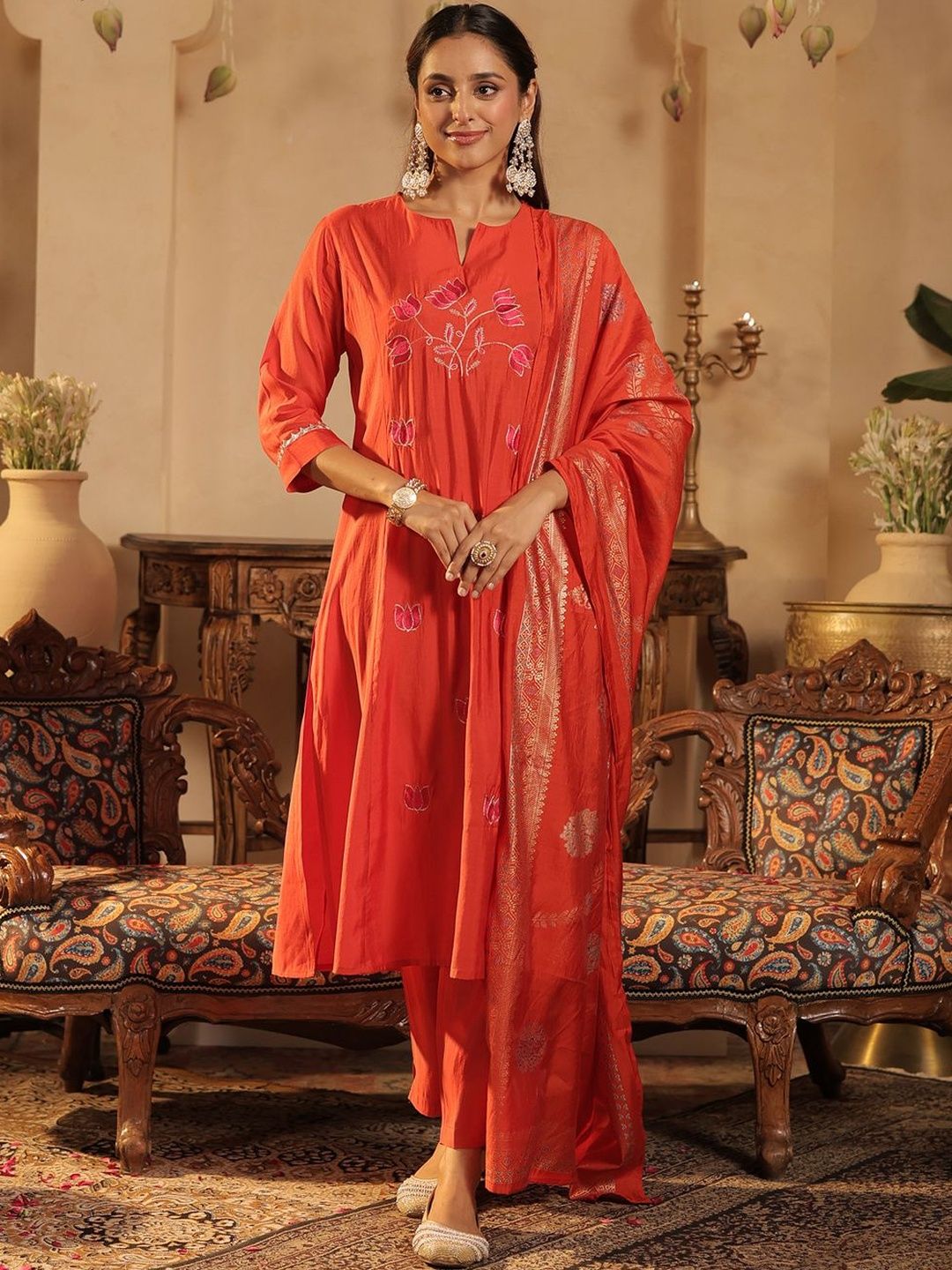 Women Ethnic Motifs Printed Kurta with Trouser