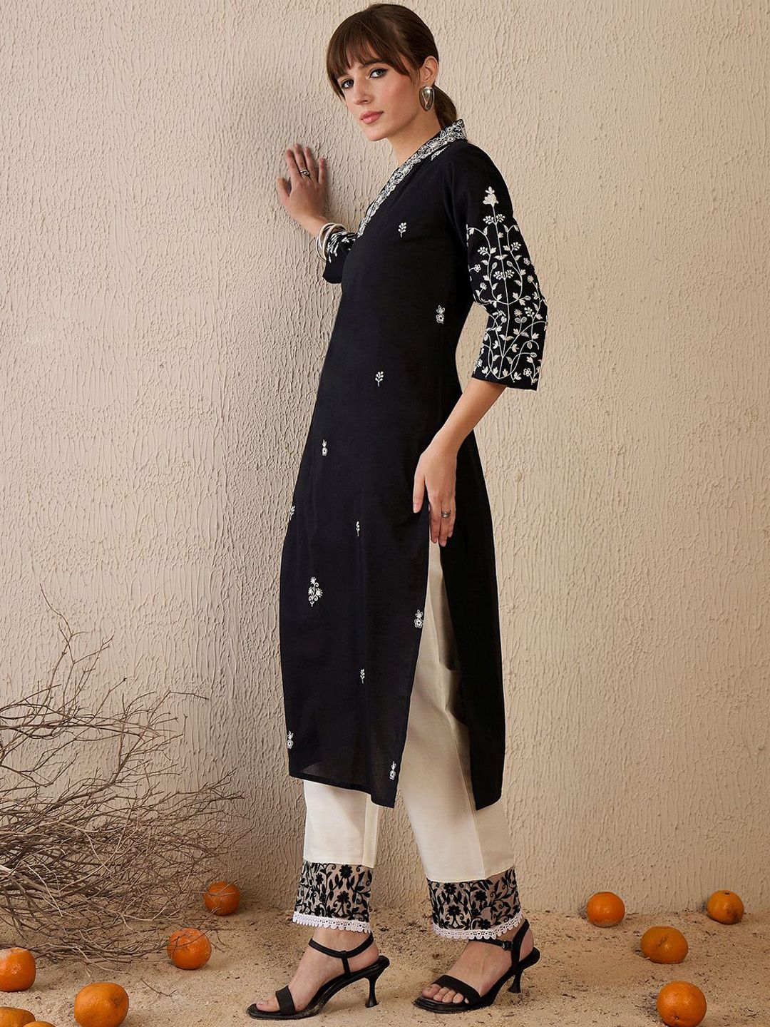 Dhiyona IE Women Floral Embroidered Thread Work Kurta