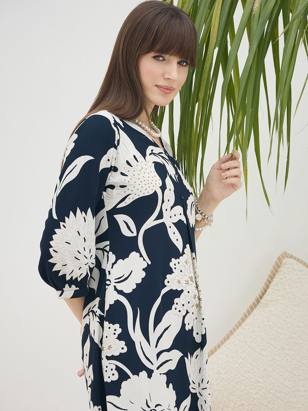 Women Floral Printed Regular Kurta with Trousers