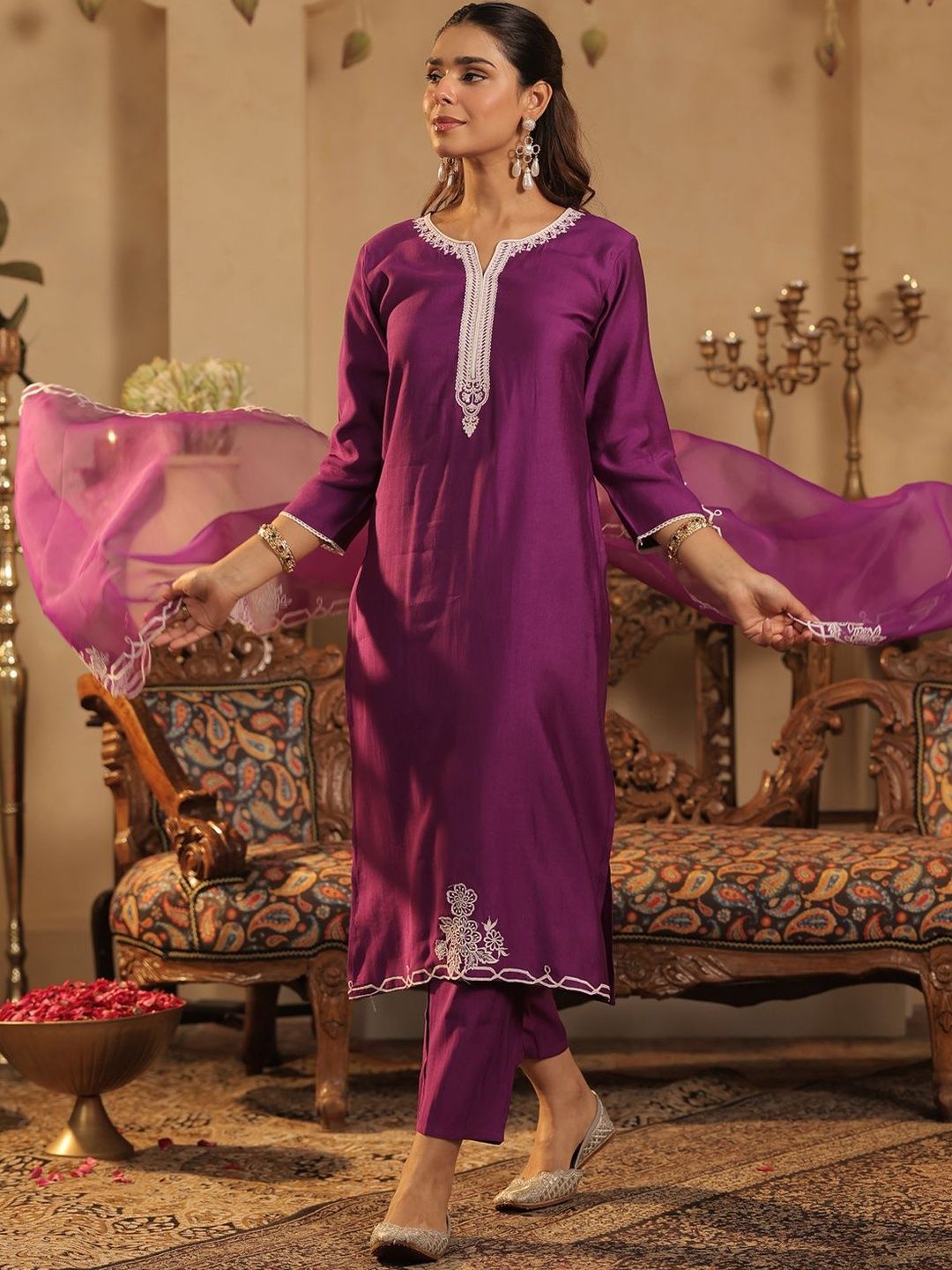 Women Ethnic Motifs Embroidered Thread Work Kurta with Trousers & Dupatta