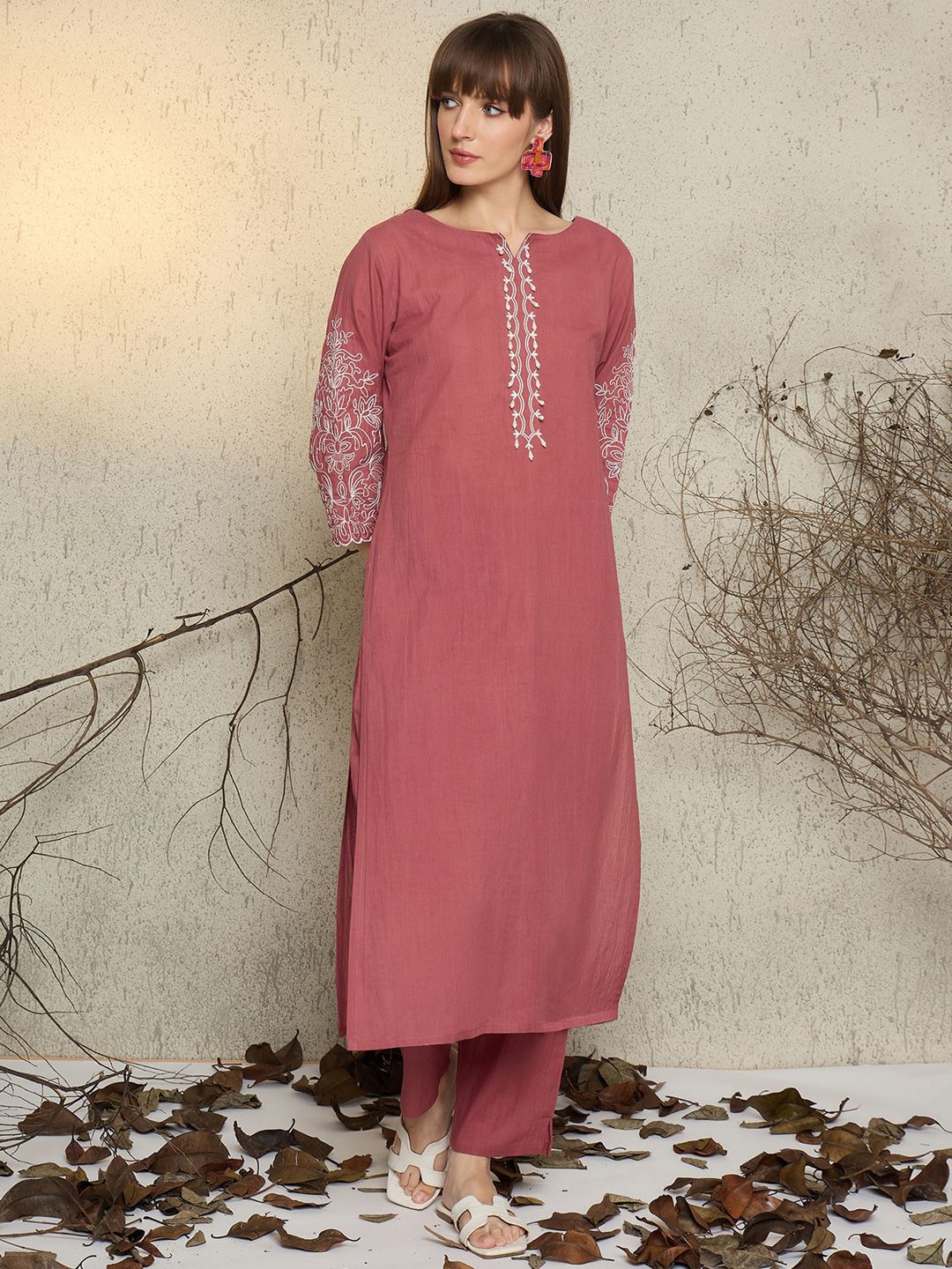 Women Ethnic Motifs Embroidered Thread Work Pure Cotton Kurta with Trousers