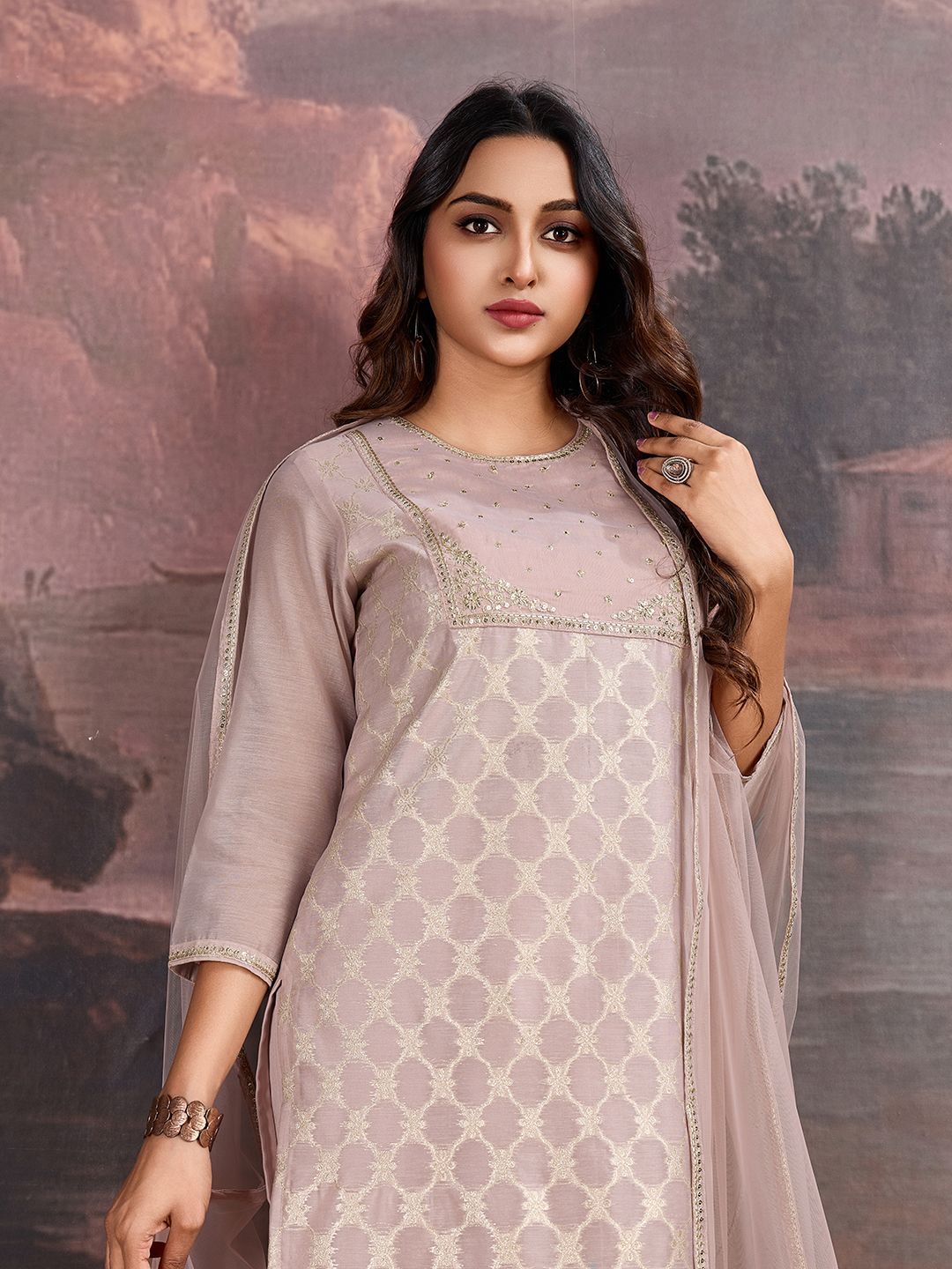 Dhiyona PD Women Ethnic Motif Woven Design Sequinned Jacquard Kurta & Trouser With Dupatta