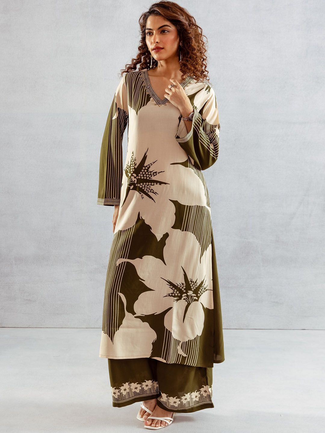 Dhiyona SN Women's Printed Straight Kurta & Palazzo