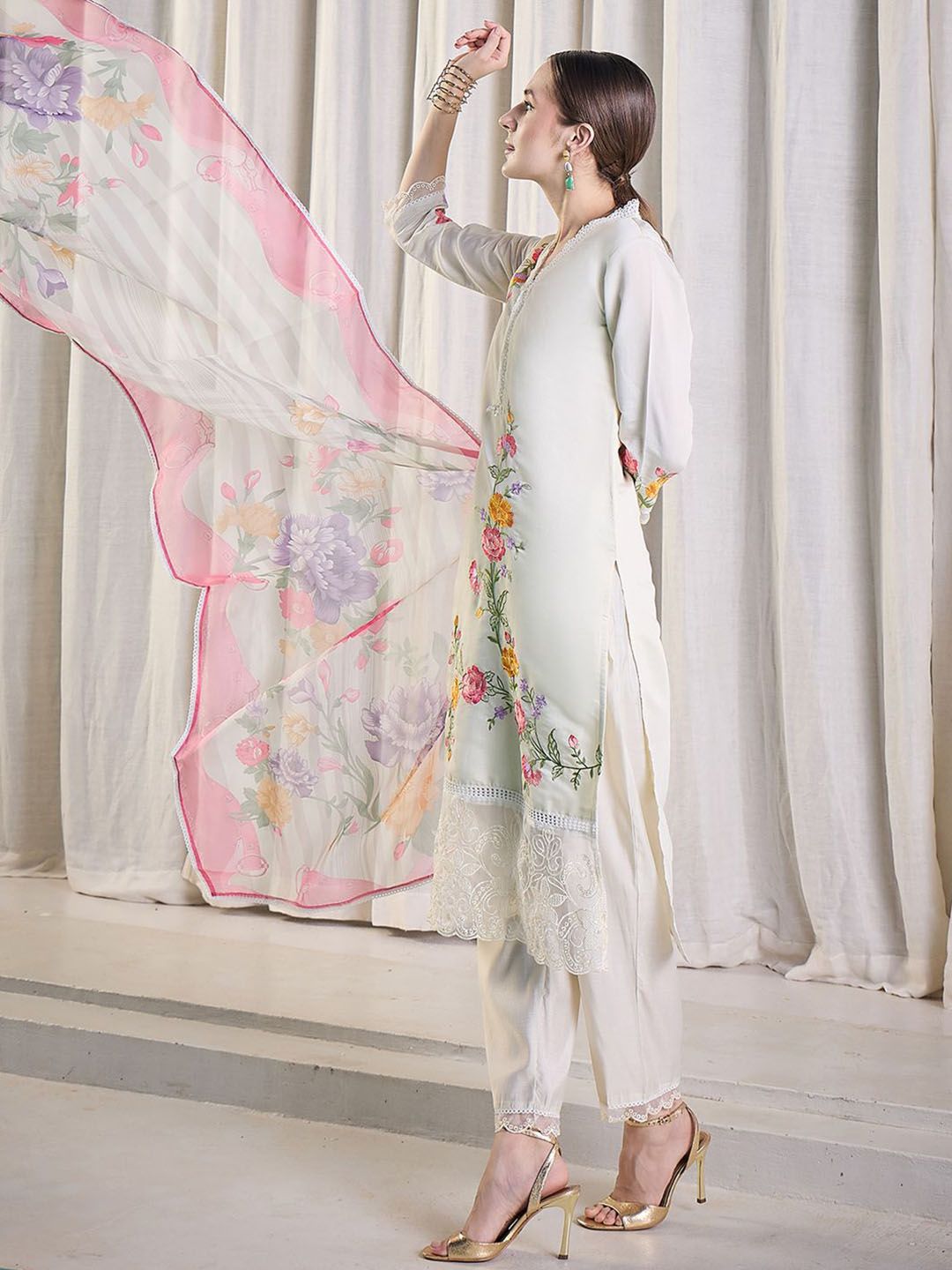 Women Floral Embroidered Kurta with Trousers & Dupatta