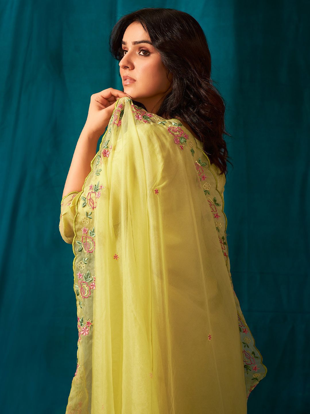 Women Floral Embroidered Beads and Stones Kurta with Trousers & With Dupatta