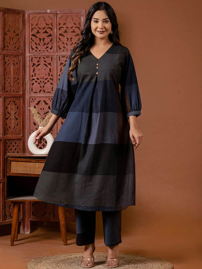Dhiyona IE Checked V-Neck A-Line Tunic With Trouser Co-Ords