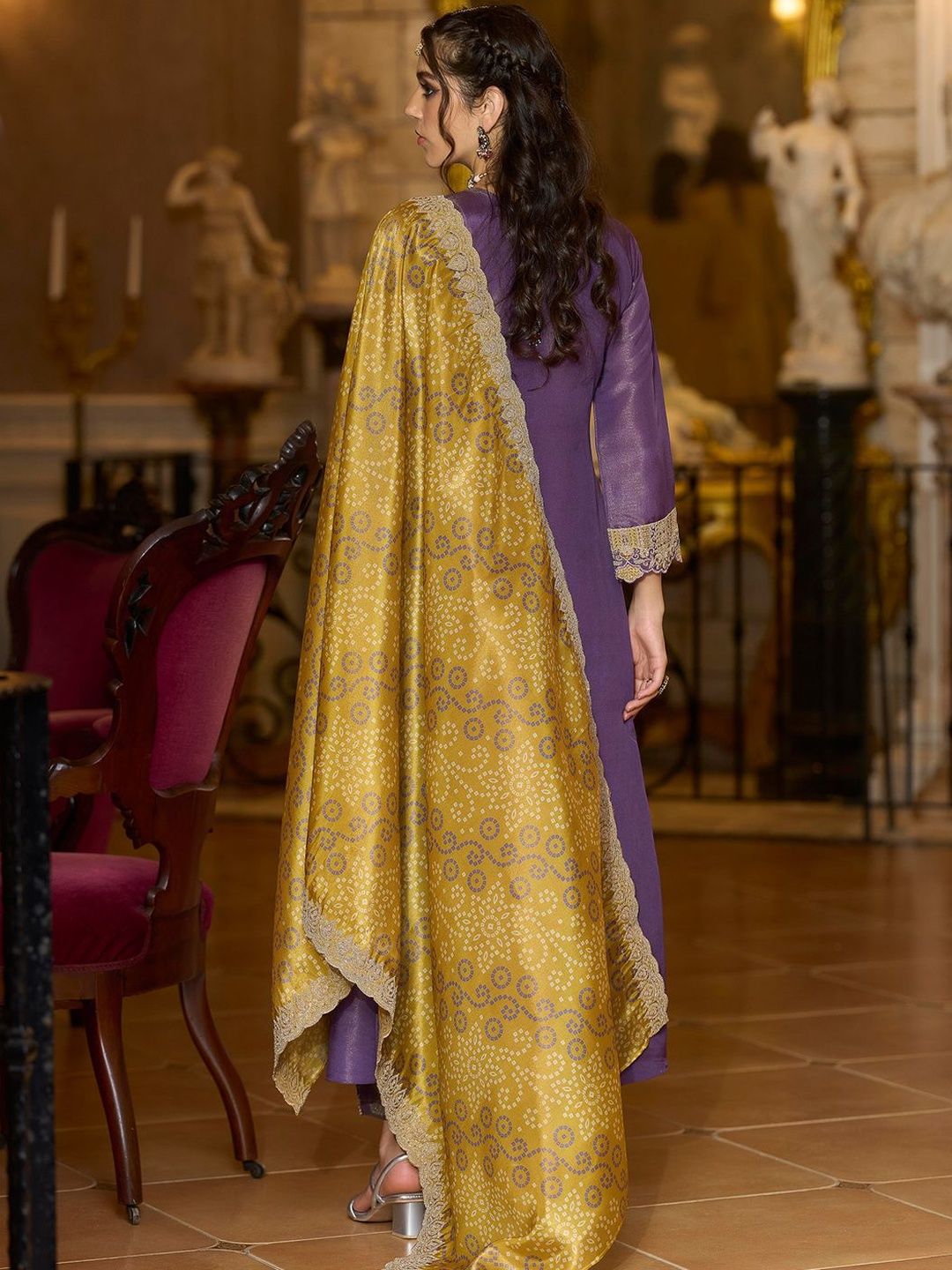 Floral Embroidered Sweetheart Neck Bandhani Kurta With Trousers & Dupatta
