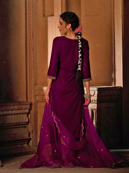 Dhiyona CH Women Ethnic Motifs Embroidered Regular Thread Work Velvet Kurta with Trousers & With Dupatta