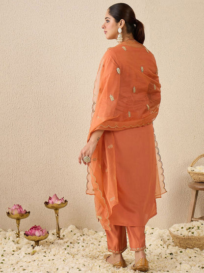 Dhiyona IE Women's Ethnic Motifs Embroidered Thread Work Straight Kurta With Trousers & Dupatta
