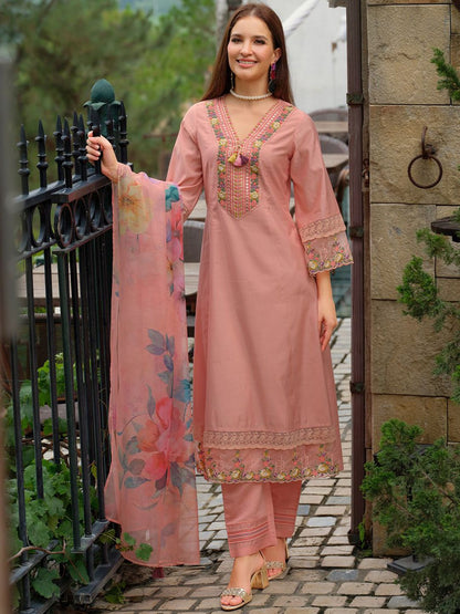 Women Floral Embroidered Regular Thread Work Kurta with Trousers & With Dupatta
