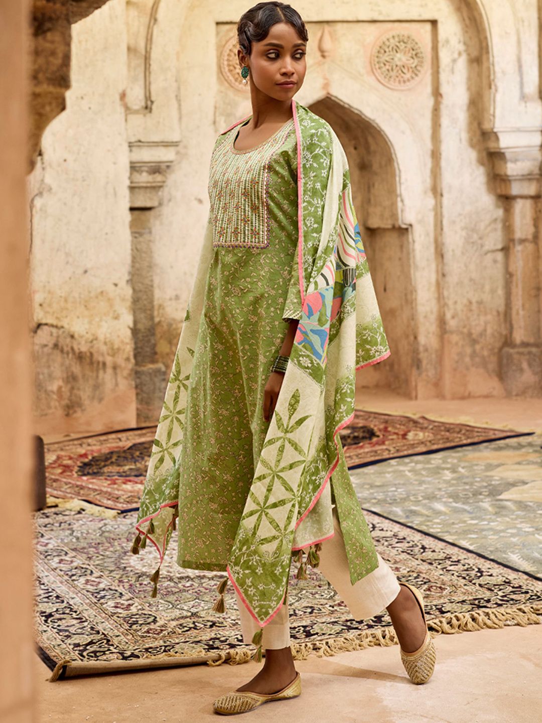Dhiyona WP Women Floral Embroidered Cotton Kurta with Pyjama & Dupatta