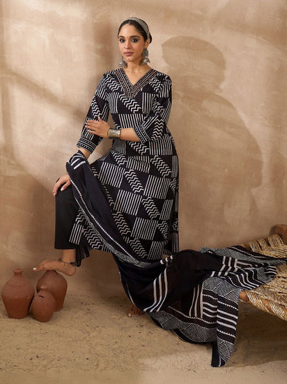 Women Printed Regular Thread Work Pure Cotton Kurta with Trousers & With Dupatta