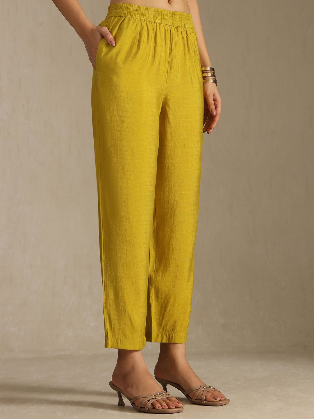 Dhiyona SO Women's Mandarin Collar Straight Kurta With Trousers & Dupatta