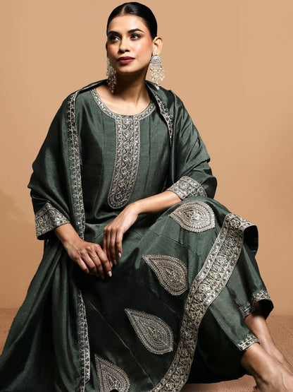 Dhiyona PD Women Zari Embroidered Round Neck Anarkali Kurta With Trouser & Dupatta