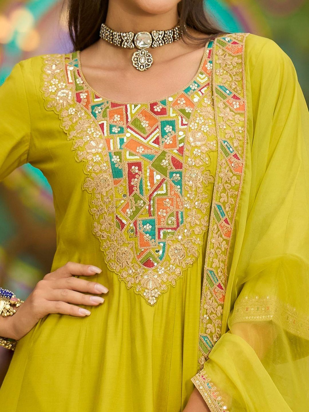 Ethnic Motifs Embroidered Thread Work A-Line Kurta with Trousers & With Dupatta