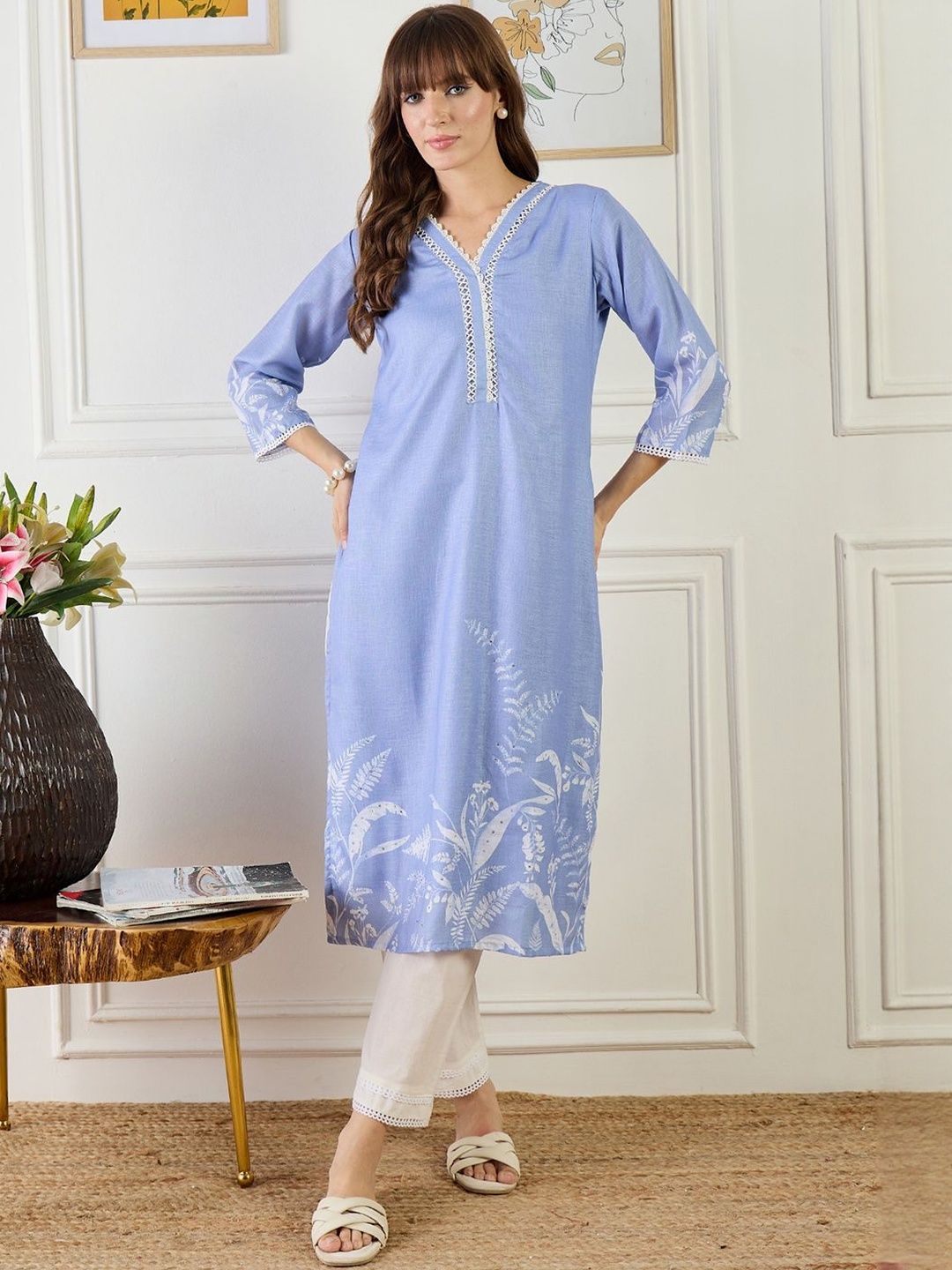 Women Floral Printed Lace Detail Linen Straight Kurta with Trousers & Dupatta