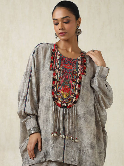 Dhiyona SO Women's Dyed Thread Work Round Neck Puffed Sleeves A-Line Kurta With Trousers