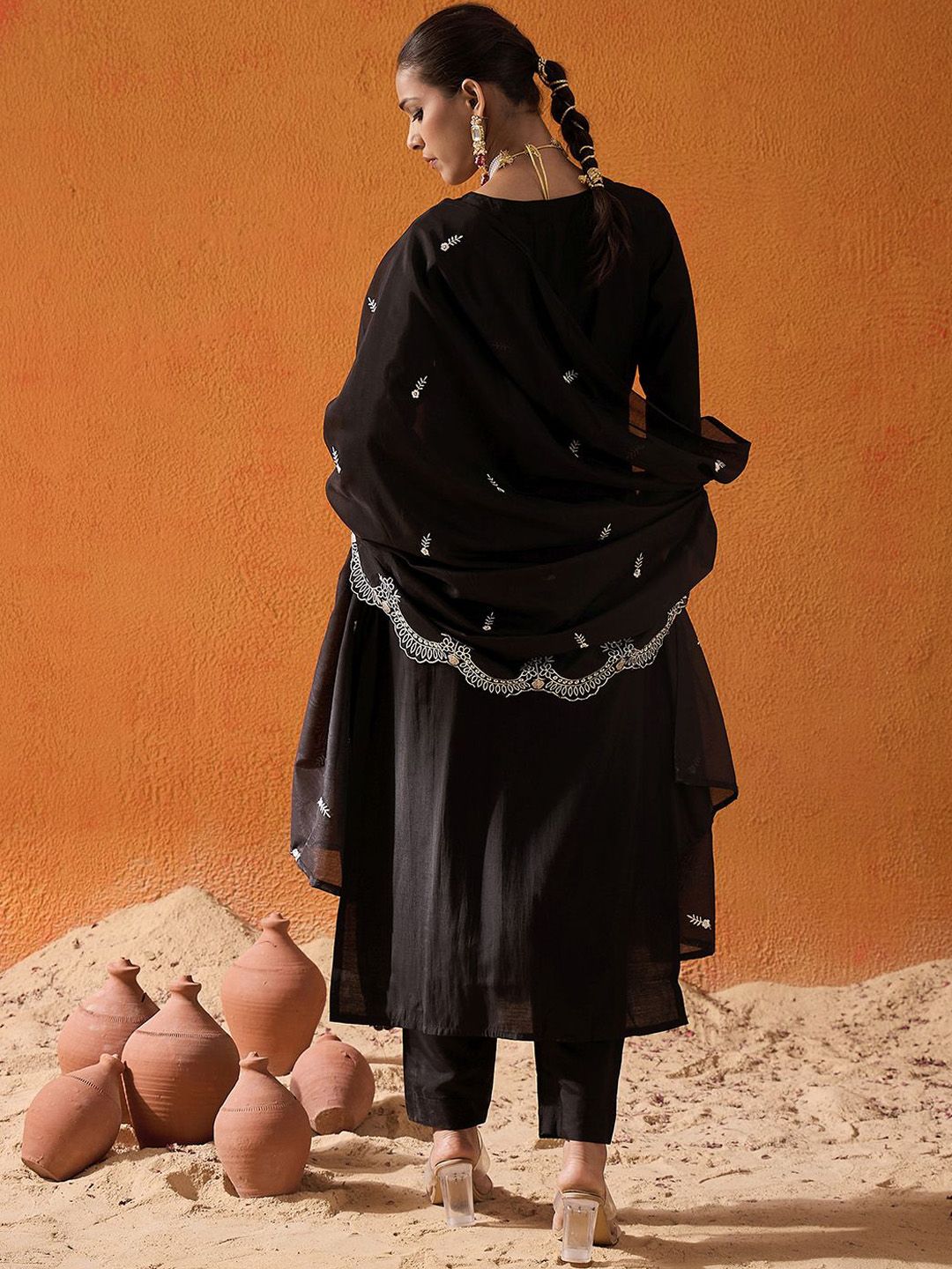 Dhiyona IE Floral Embroidered Straight Thread Work Kurta with Trousers & Dupatta