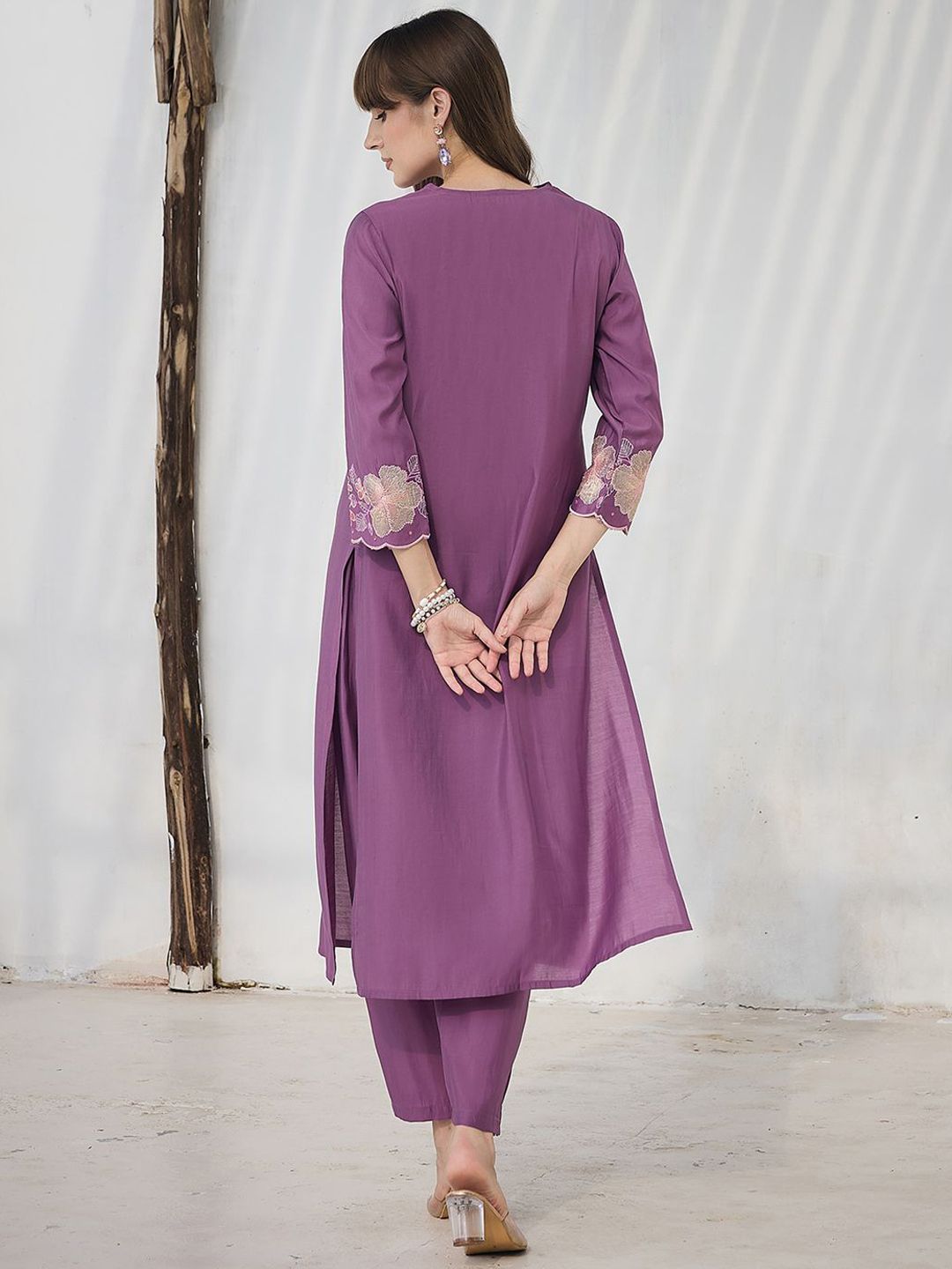 Dhiyona IE Embroidered V-Neck Top With Trousers Co-Ords