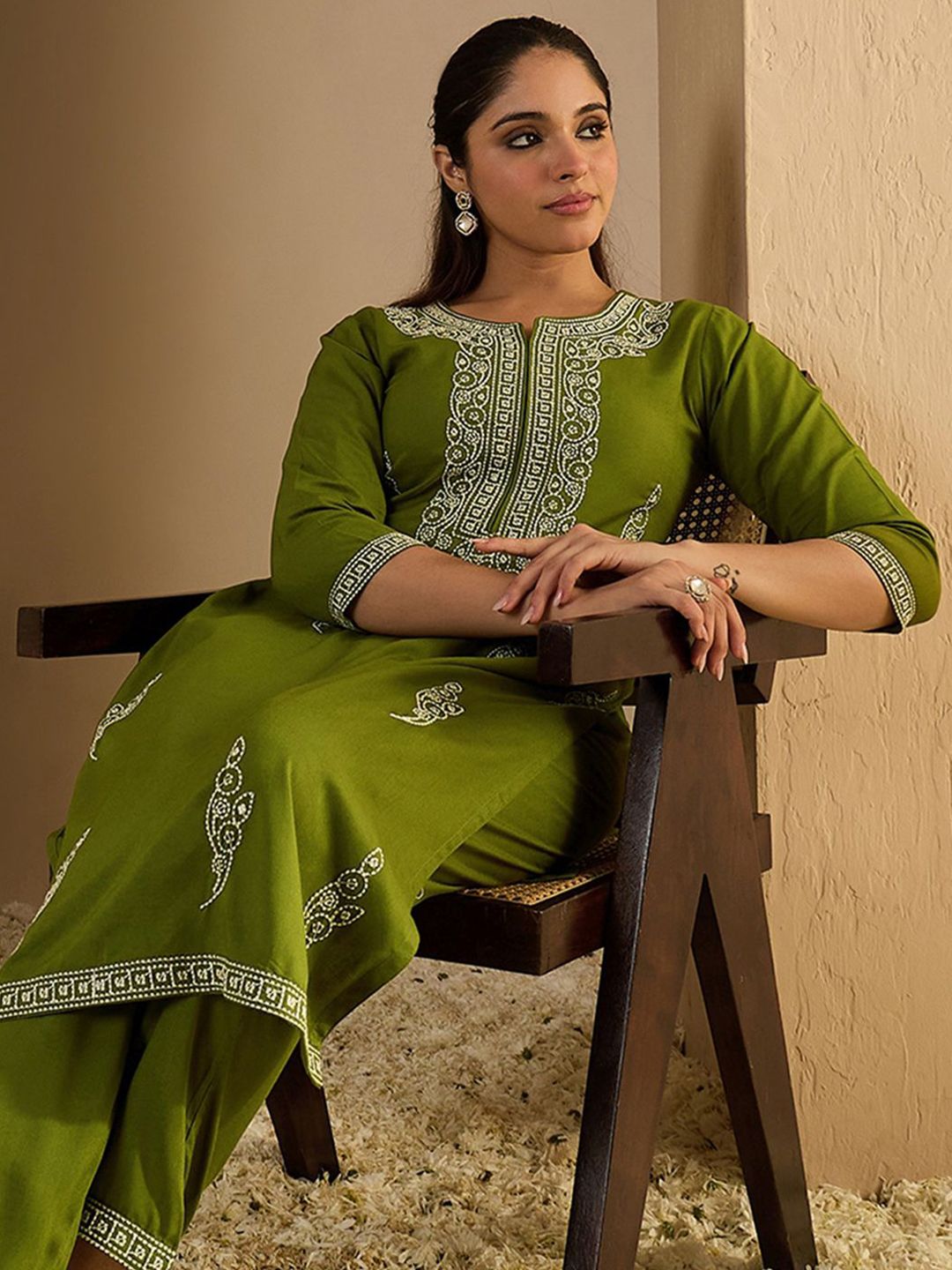 Dhiyona IE Women's Women Ethnic Motifs Printed Kurta with Trousers