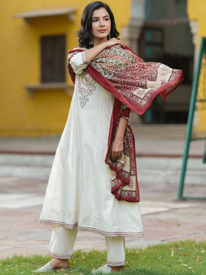 Dhiyona RR Women's Embroidered Regular Sequinned Cotton Kurta with Trousers & Dupatta
