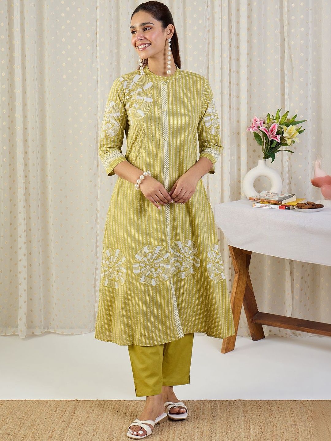 Floral Printed Mandarin Collar Pure Cotton A-Line Kurta With Trousers