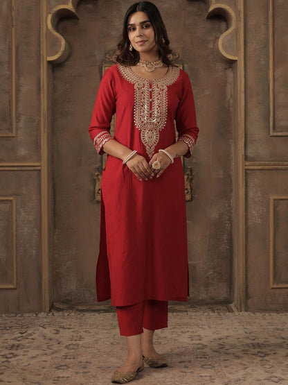 Women Ethnic Motifs Embroidered Kurta with Trousers