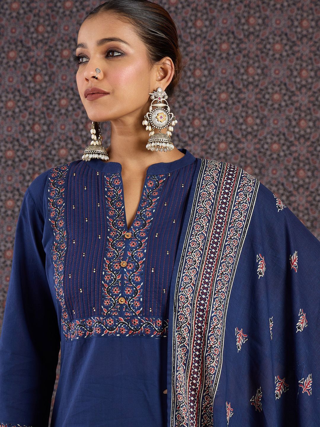 Embroidered Notch Neck Thread Work Pure Cotton Kurta With Trousers & Dupatta