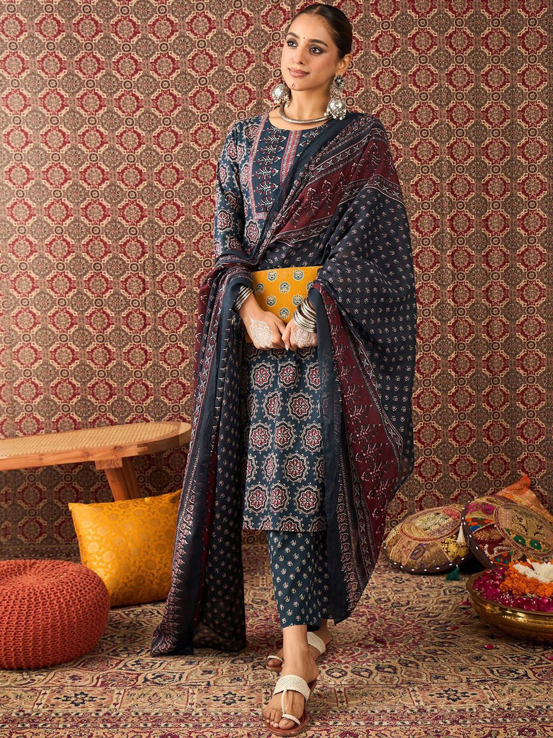 Dhiyona IE Women's Women Floral Printed Regular Pure Cotton Kurta with Trousers & Dupatta Kurta Sets