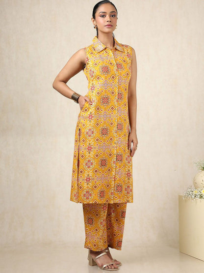 Dhiyona SO Women's Ethnic Motifs Printed High Slit Shirt Collar Sequinned Straight Kurta With Trousers