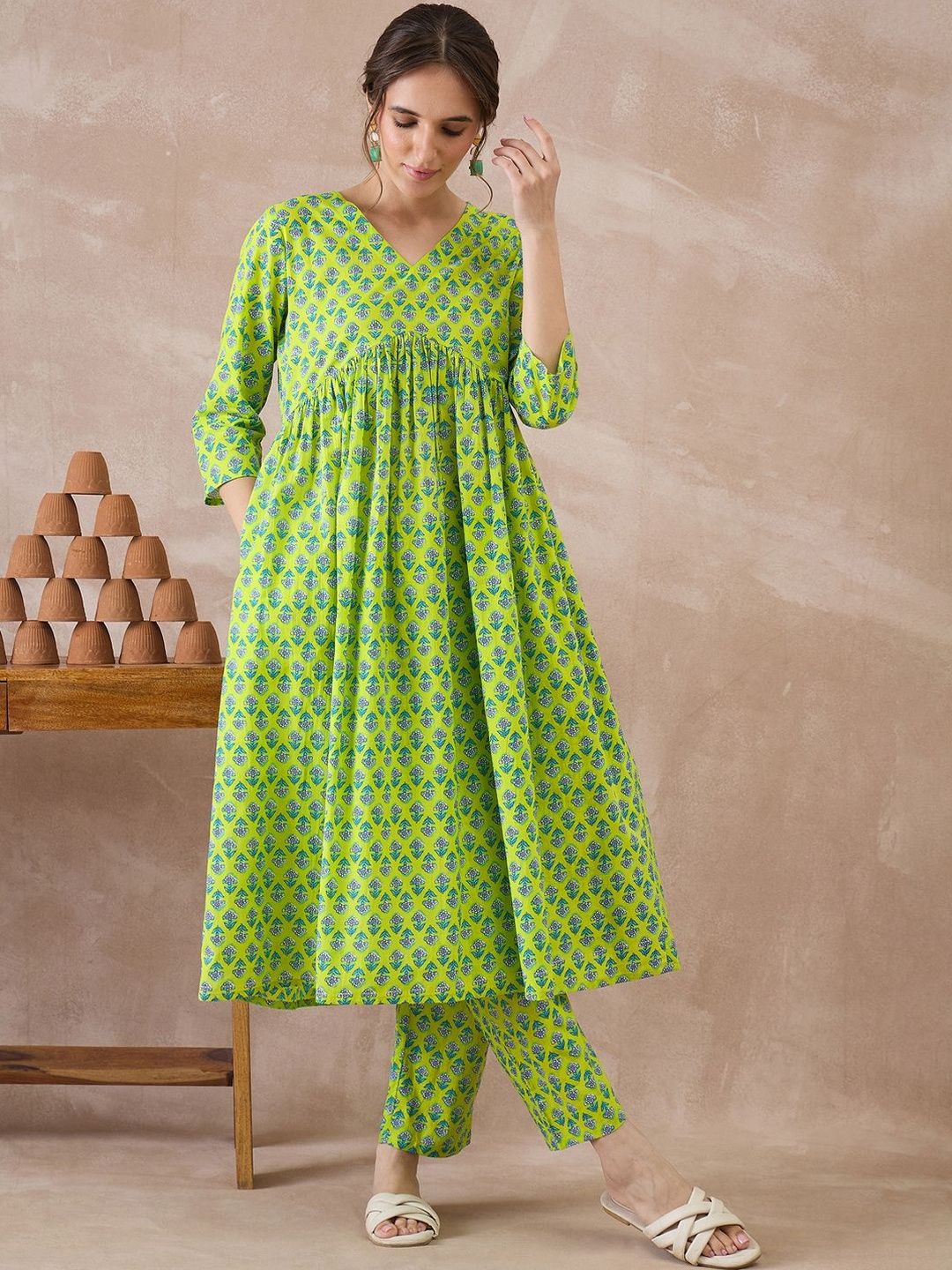 Women Ethnic Motifs Printed Regular Pure Cotton Kurta with Trousers