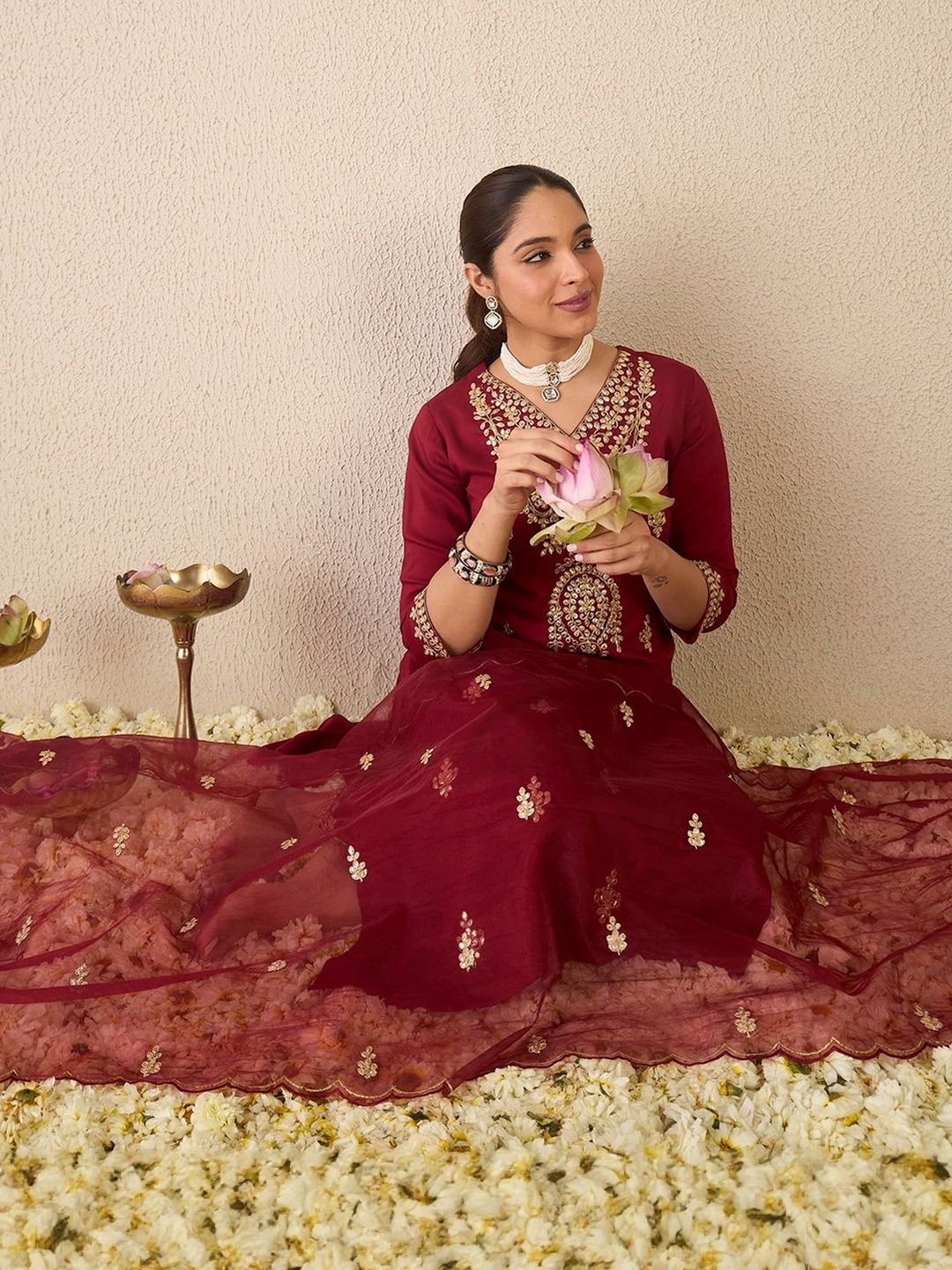 Ethnic Motifs Embroidered V-Neck Zari Straight Kurta With Trousers & Dupatta