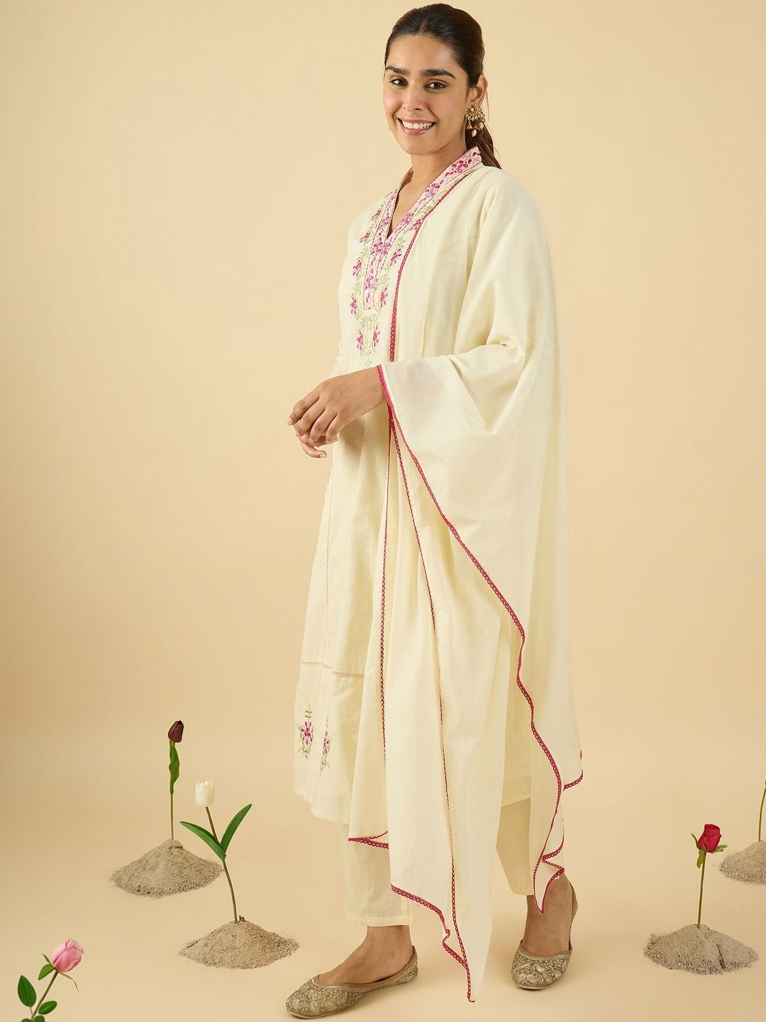 Women Floral Embroidered Regular Thread Work Pure Cotton Kurta with Trousers & With Dupatta
