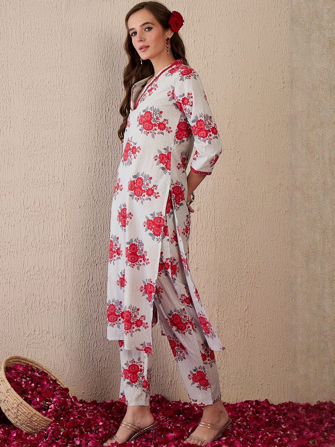 Women Floral Printed Cotton Kurta with Trousers
