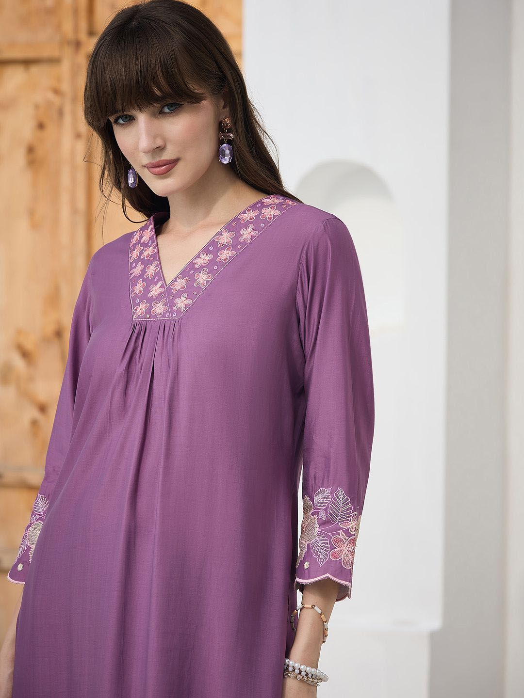 Floral Embroidered Thread Work Straight Kurta With Trousers