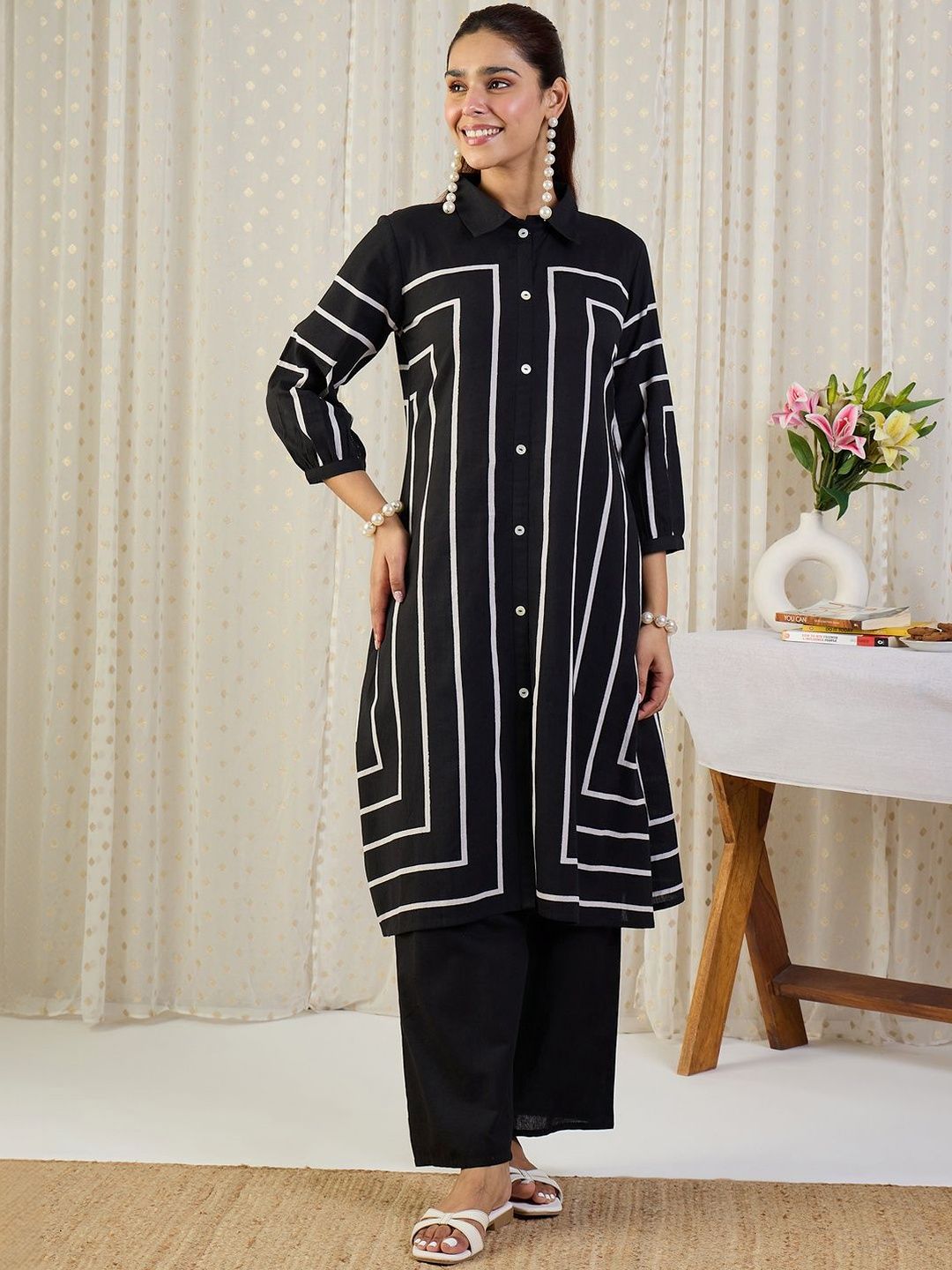 Dhiyona IE Geometric Printed Shirt Collar Straight Kurta With Trousers