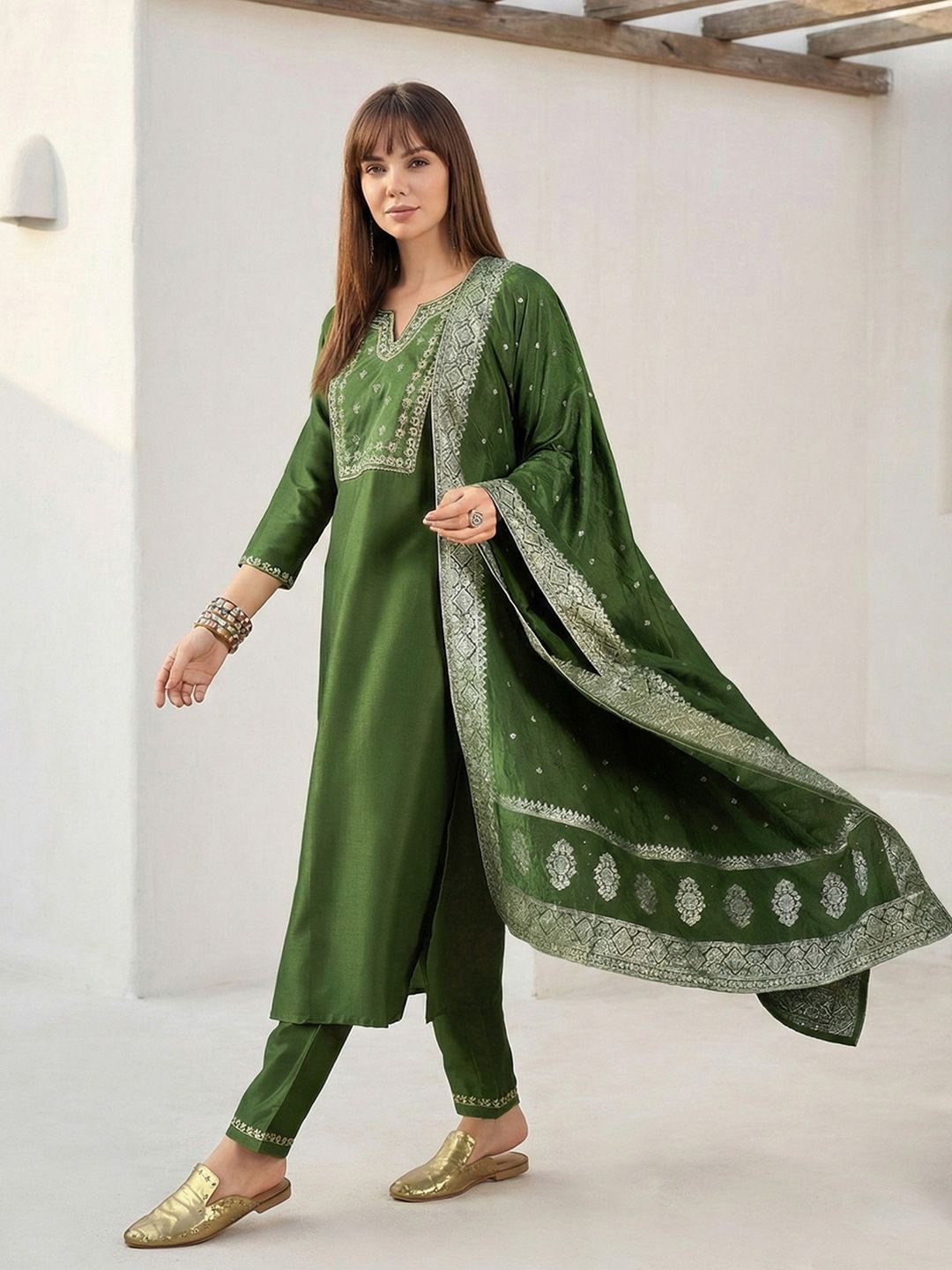 Dhiyona CH Women Ethnic Motifs Embroidered Regular Thread Work Kurta with Trousers & With Dupatta